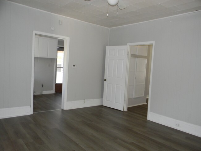 Building Photo - 4305 Pulaski St