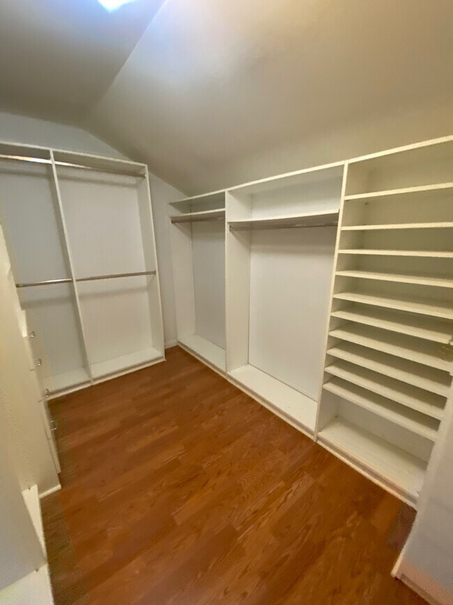 Building Photo - 20947 Hackney St