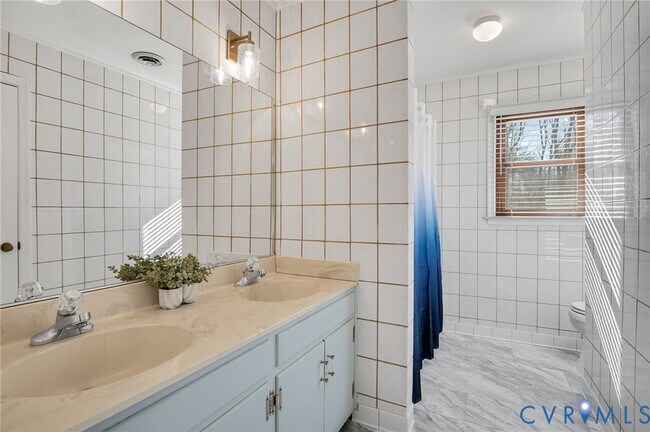 Building Photo - 9621 Peppertree Dr