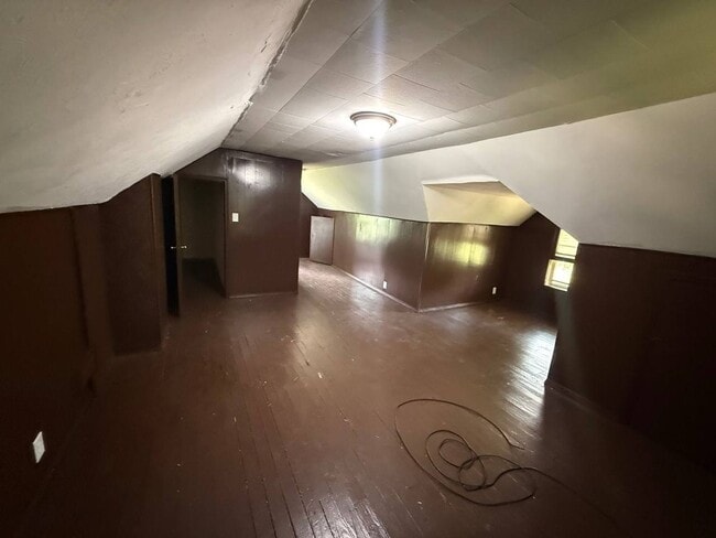 Building Photo - 16015 S Lotus Dr