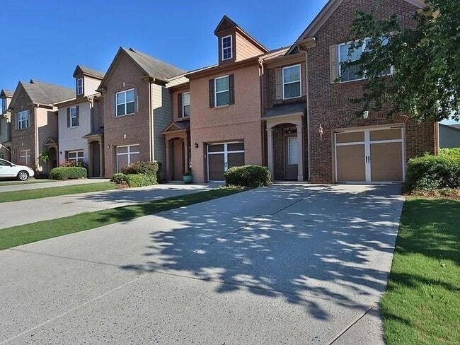 Building Photo - 5025 Sherwood Way