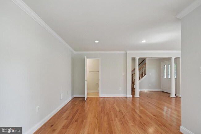 Building Photo - 47581 Royal Burnham Terrace