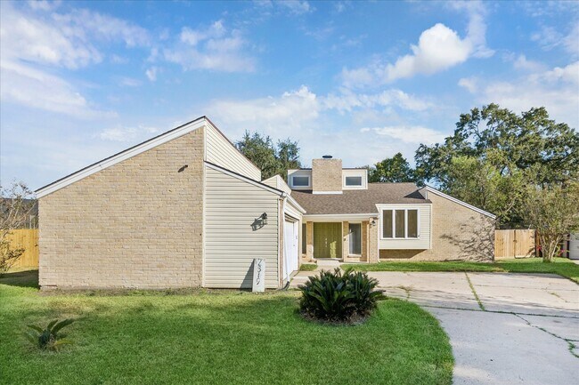 Building Photo - 2319 Wallingford Dr