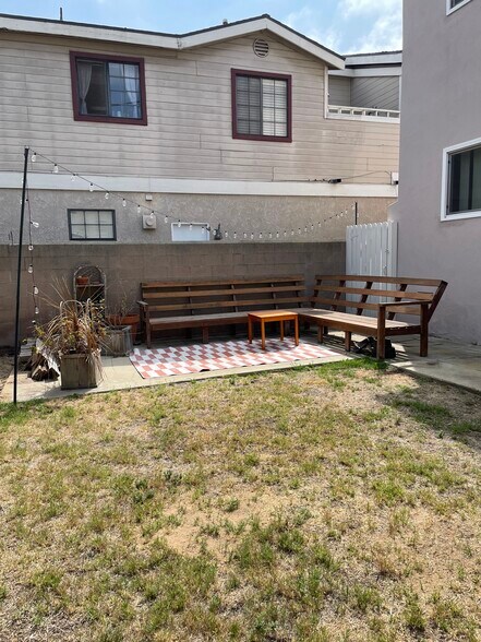 Building Photo - 2215 Mathews Ave