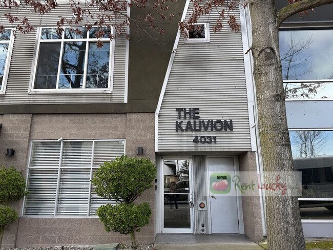 Building Photo - INCREDIBLE PRICE! Lovely CITY VIEW 2-Bedroom, 2 Bath Condo in Fremont Area w/Garage Parking!!