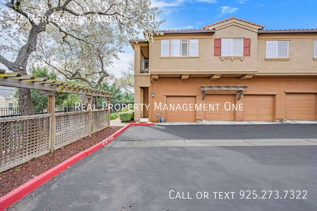 Building Photo - 32 Meritage Common