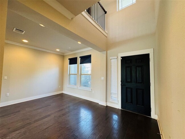 Building Photo - 9801 McKnight Lp