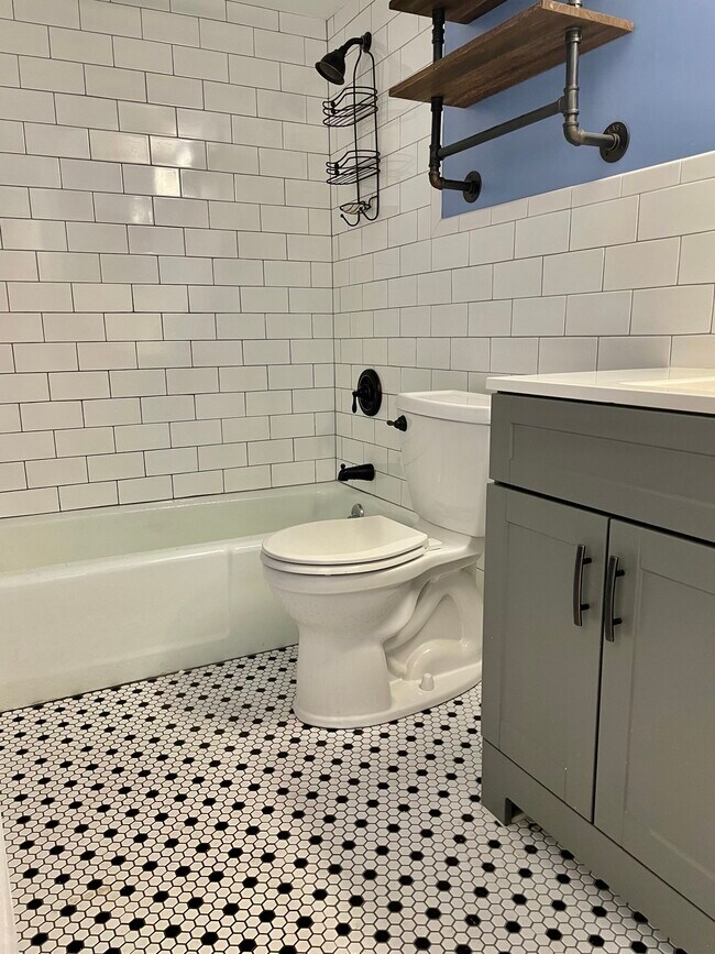 Building Photo - 3540 32nd Ave N