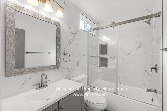 Building Photo - 3220 Casitas Ave