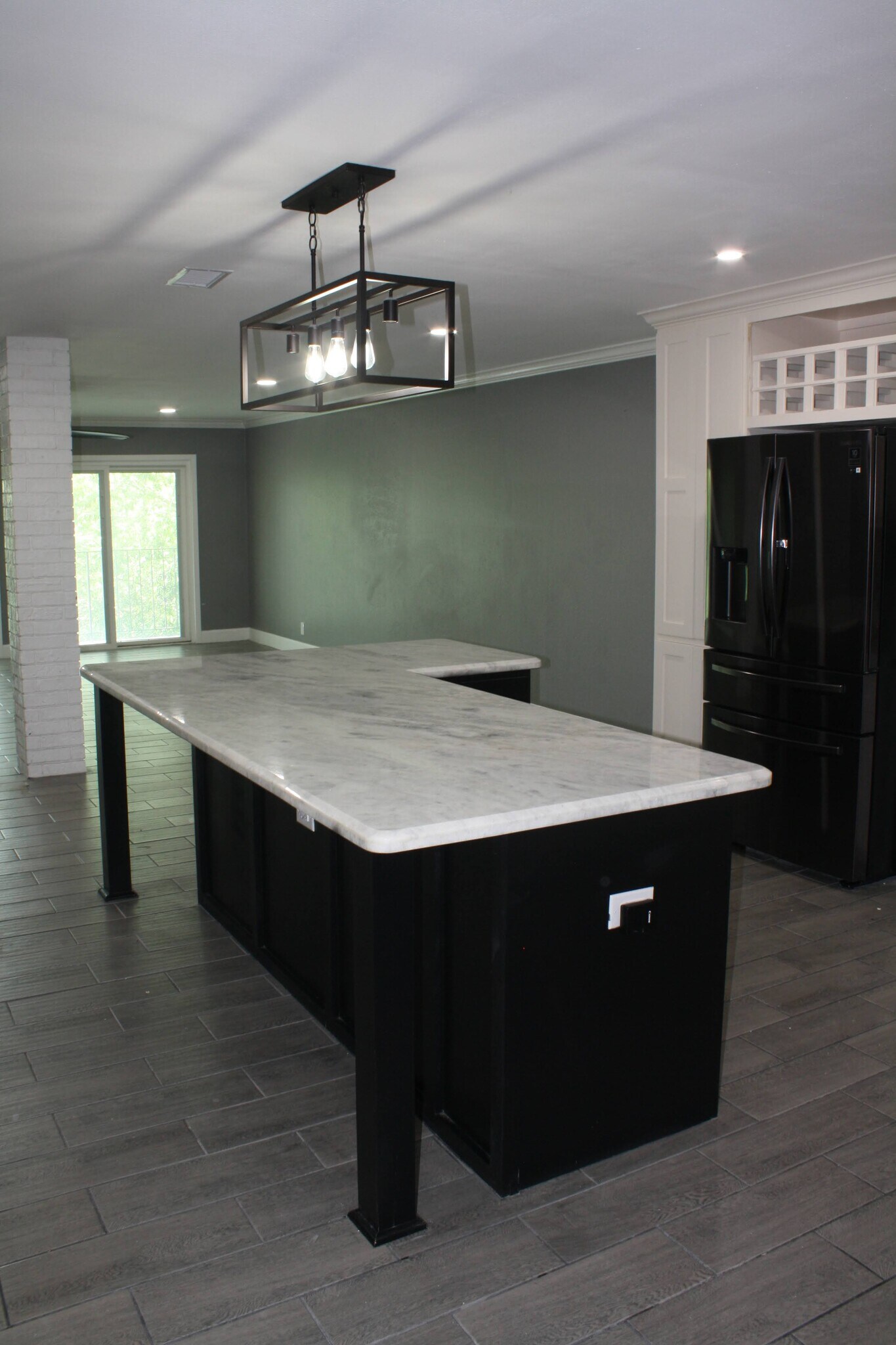 Oversized Island - 2307 El Dorado Ave