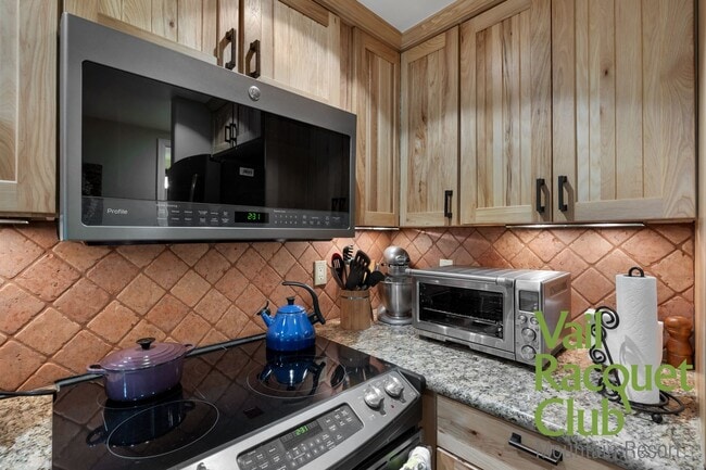 Building Photo - 4600 Vail Racquet Club Dr