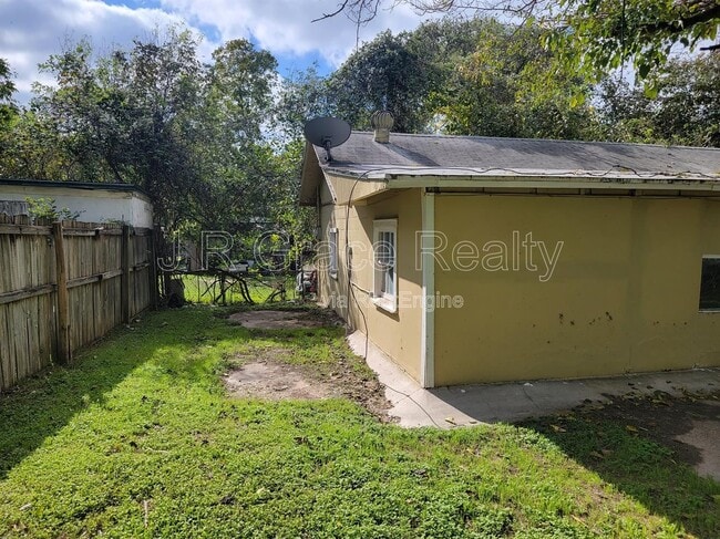 Building Photo - 1118 Oaklawn St