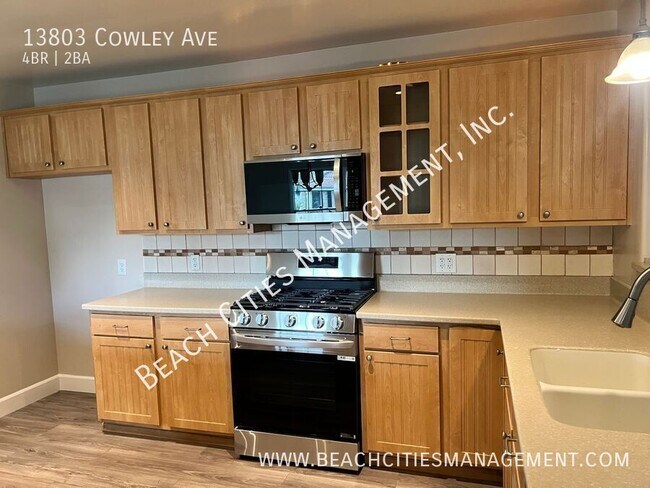 Building Photo - 13803 Cowley Ave