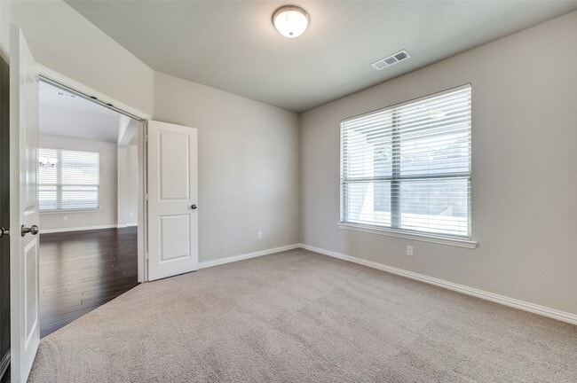 Building Photo - 4720 Bonfire Way