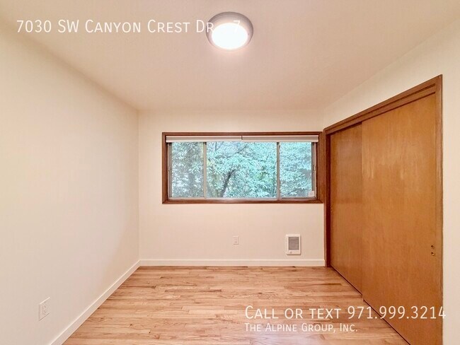 Building Photo - 7030 SW Canyon Crest Dr