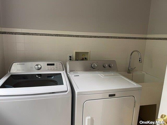 Building Photo - 165 Circle Rd