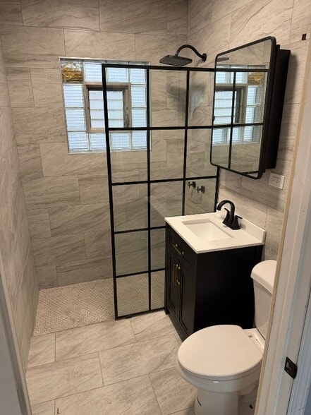 Building Photo - 1726 N Artesian Ave