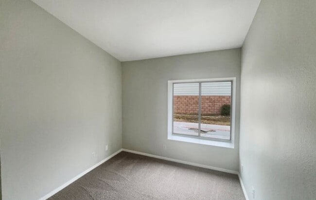 Building Photo - 376 Win Ct