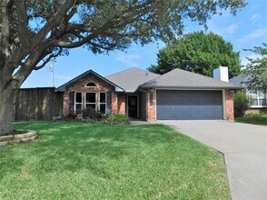 Building Photo - 2001 Oak Tree Dr
