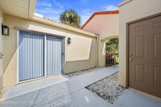 Building Photo - 763 Green Valley Ln