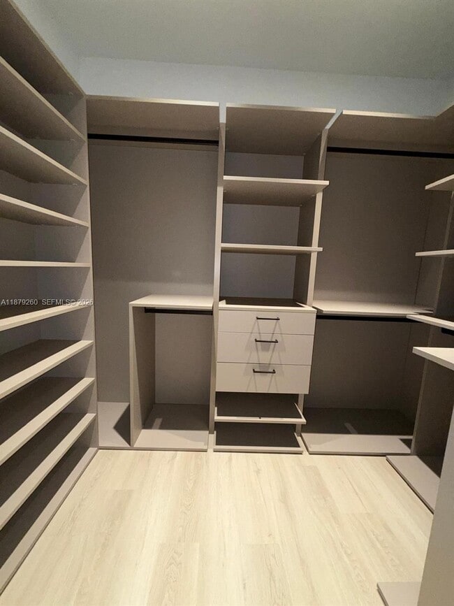 Building Photo - 5371 SW 32nd St