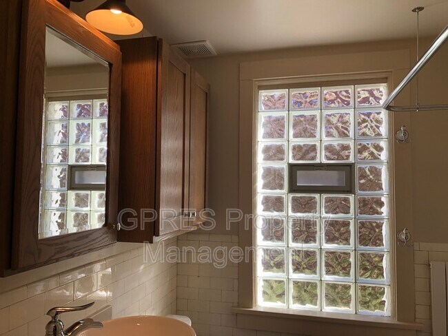 Building Photo - 357 Washington Ave