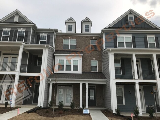 Primary Photo - Beautiful 3 Story 4 Bedrooms 2 Car Garage ...