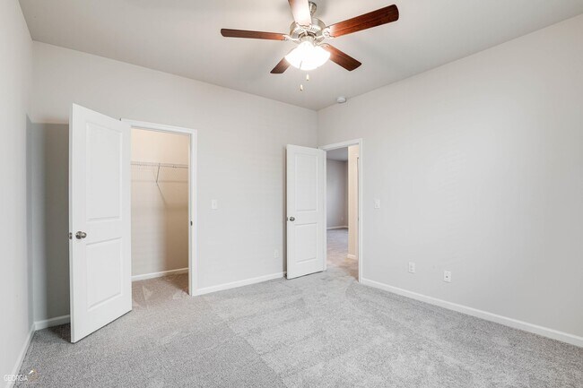 Building Photo - 724 Lanarck Wy