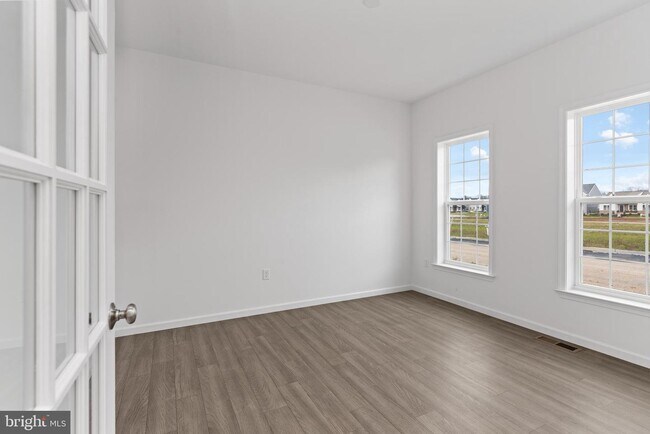 Building Photo - 508 Charleston Dr