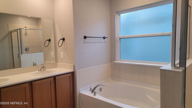 Building Photo - 6413 Timber Cv Ct