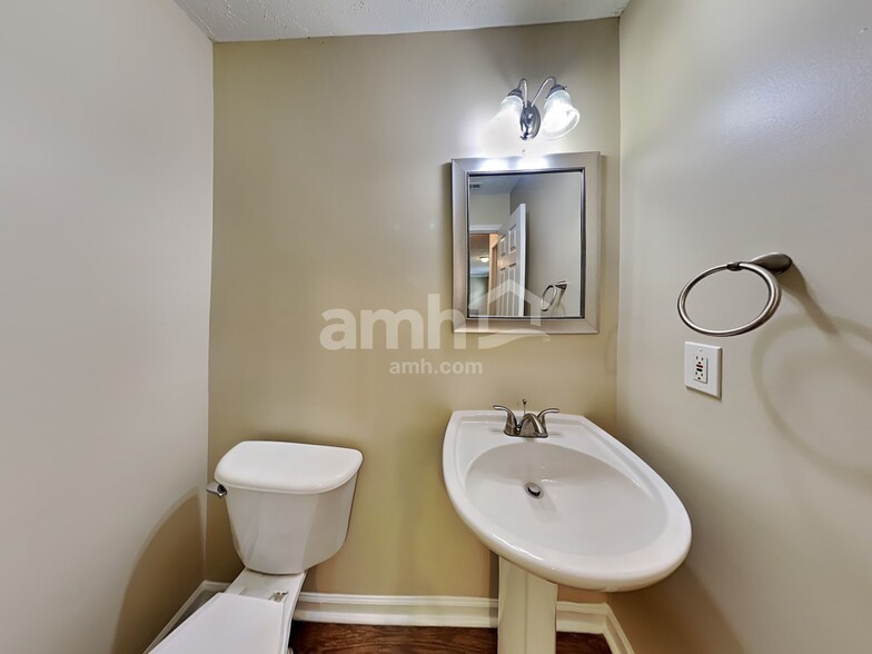 Building Photo - 2855 Wadley Ln