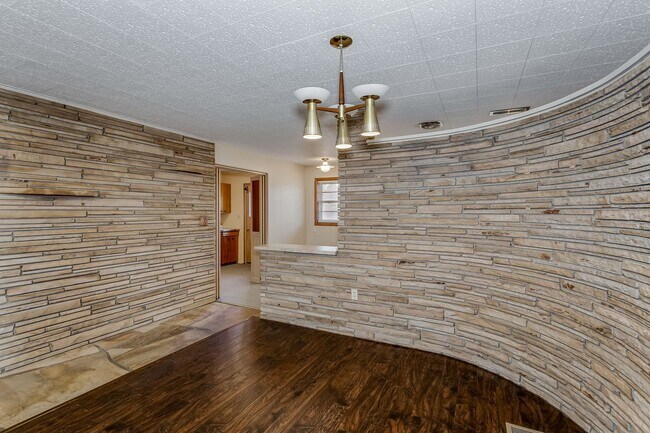 Building Photo - Very cool home with Retro feel - Check it ...