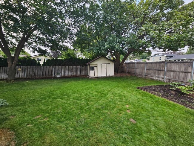 Building Photo - Beautifully Remodeled Home in the Valley