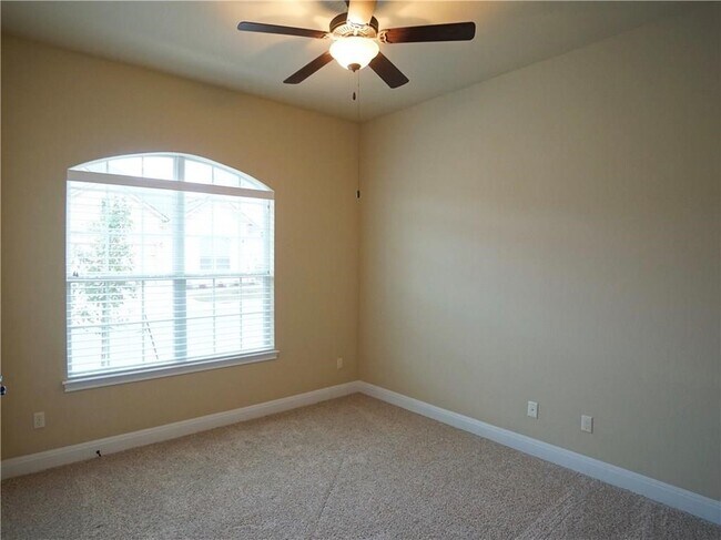 Building Photo - 211 Darwins Way