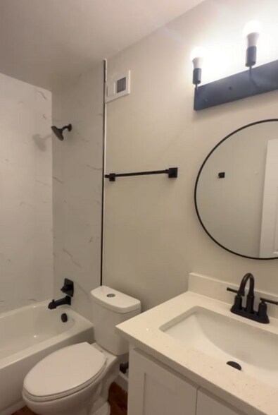 Building Photo - 228 Avenue F