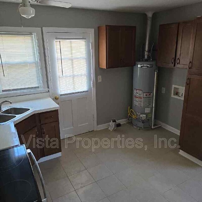 Building Photo - 1021 W Indian Trail