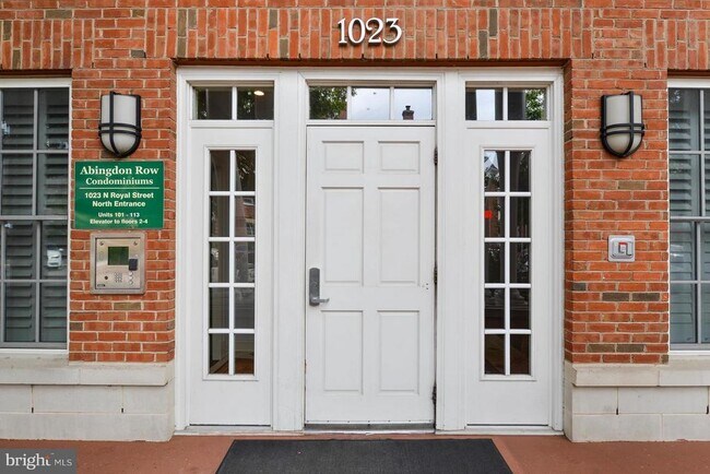 Building Photo - 1023 N Royal St