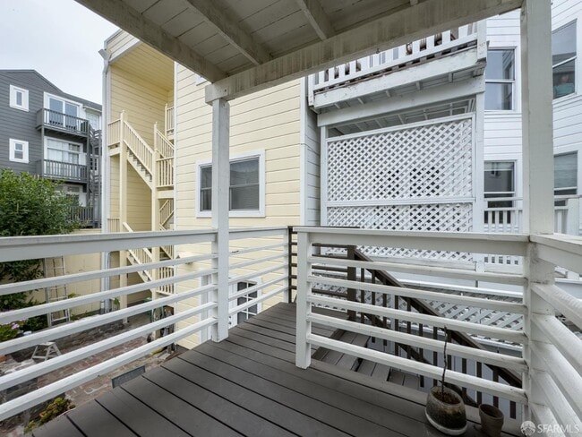 Building Photo - 31 Pixley St