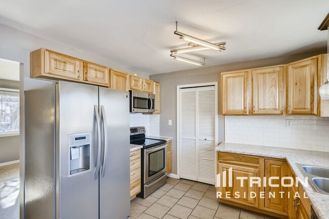 Building Photo - 6910 Fielding Cir