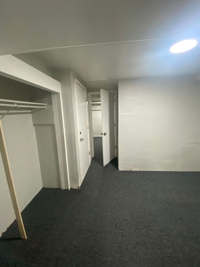 Building Photo - 303 Ivy St