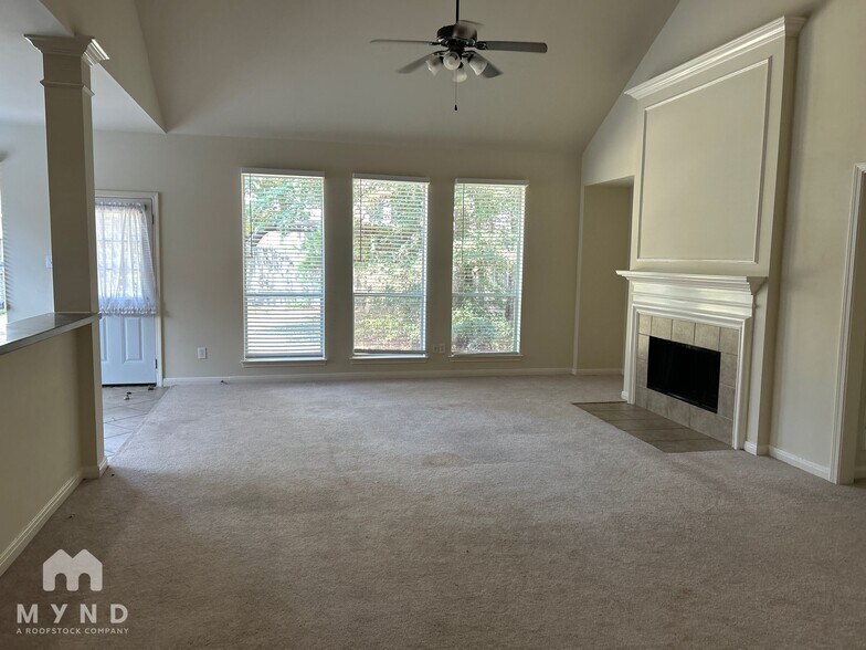 Building Photo - 28306 Peper Hollow Ln
