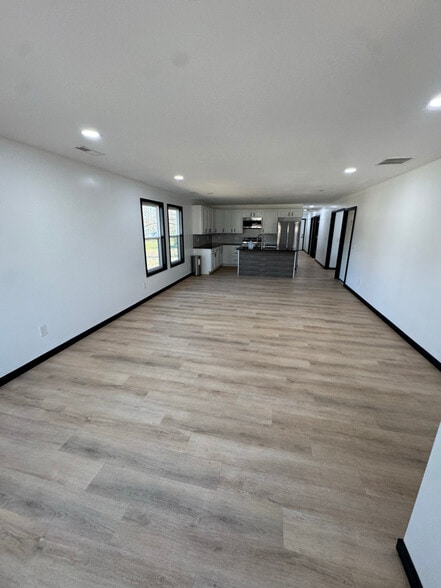 Building Photo - 1015 Glezen St