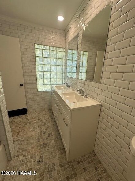 Building Photo - 244 N College Rd