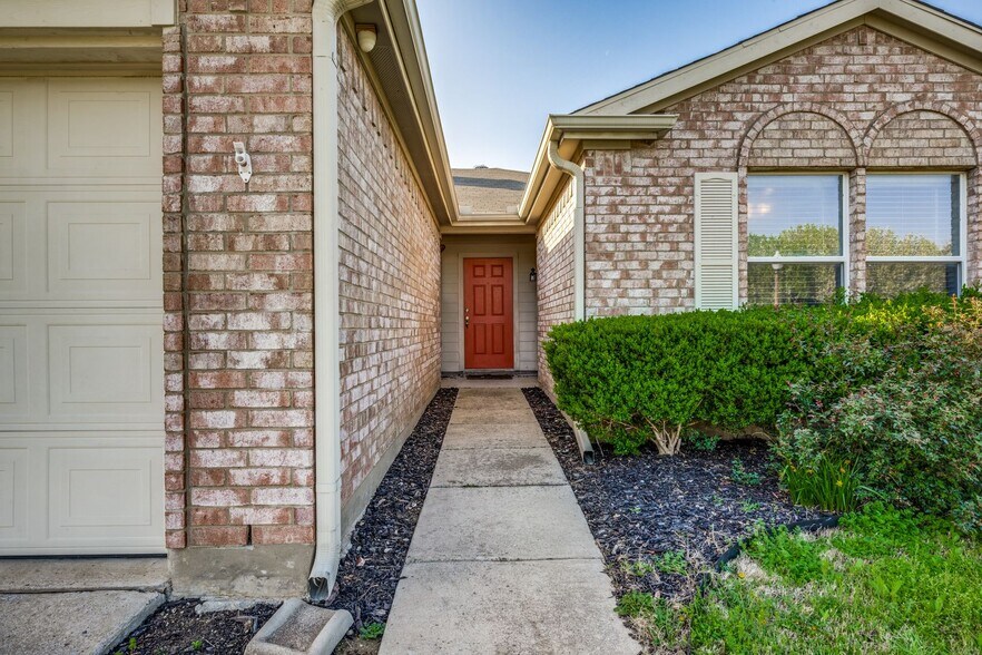Building Photo - 4313 Sonoma Dr