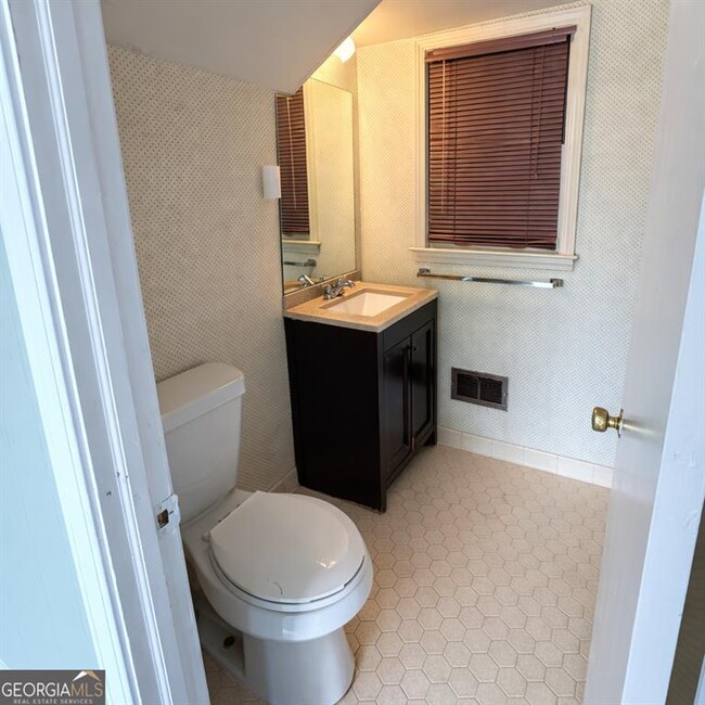 Building Photo - 4093 Hideaway Dr