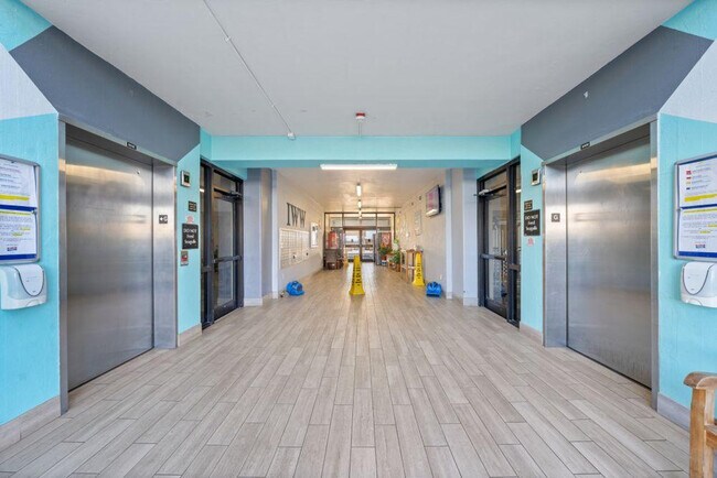 Building Photo - 111 W Beach Blvd