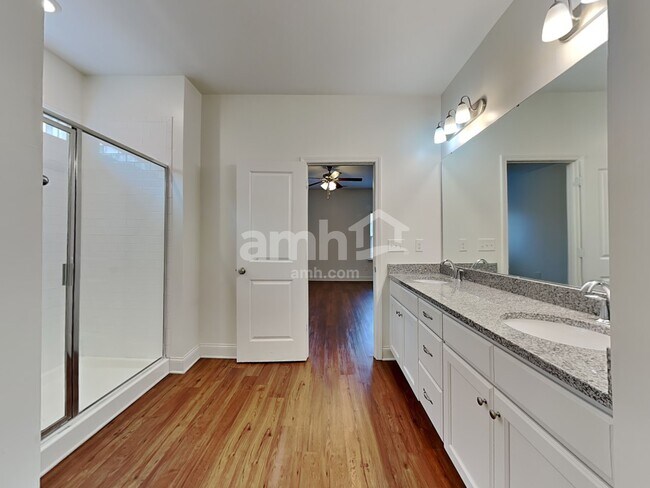 Building Photo - 3232 Grange Ct