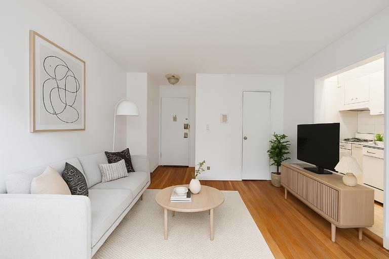 Building Photo - 340 E 58th St