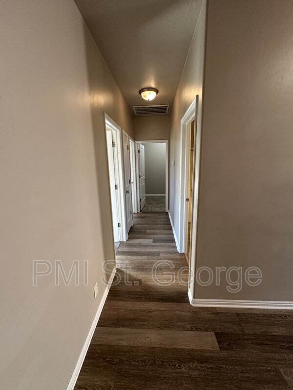 Building Photo - 508 N 2480 W