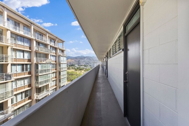 Building Photo - Furnished 18th-floor studio at Ala Wai Tow...